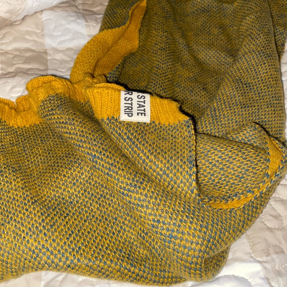 Scarf - Picture 2 of 4